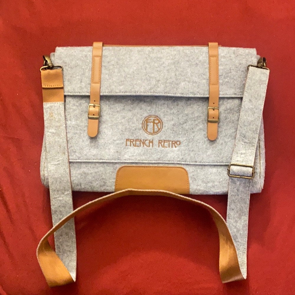 Satchel Purse you can fit a magazine size object